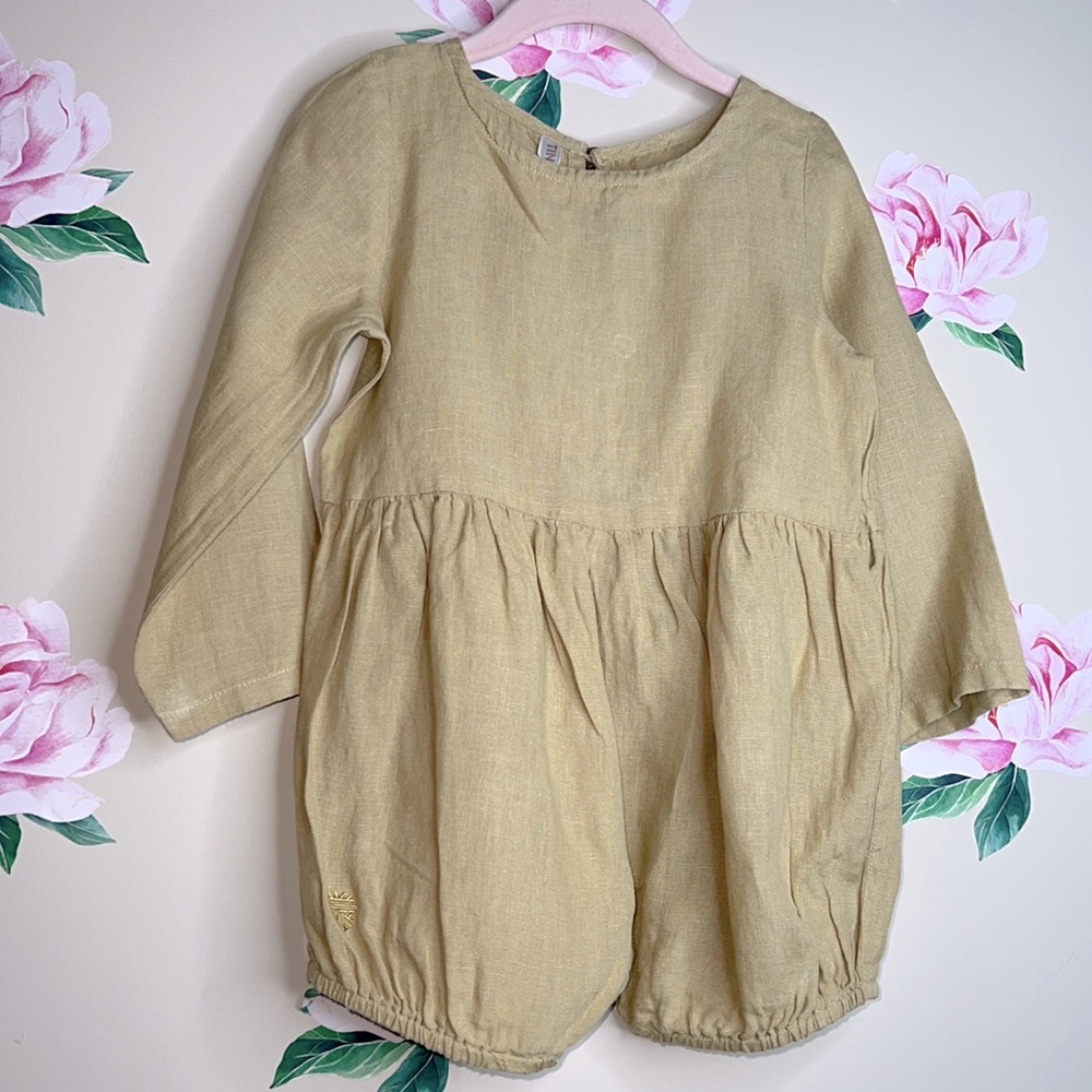 Tiny Threads 🧵 100% Linen Romper Suit.  V-1